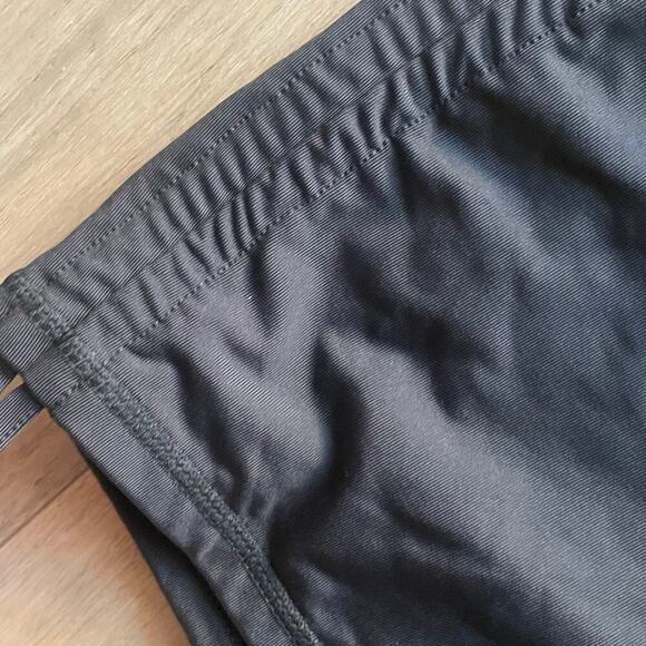 Full Send Fitness Set Womens Cropped Top Shorts Ruched Cinched XS Black Logo - Picture 3 of 4